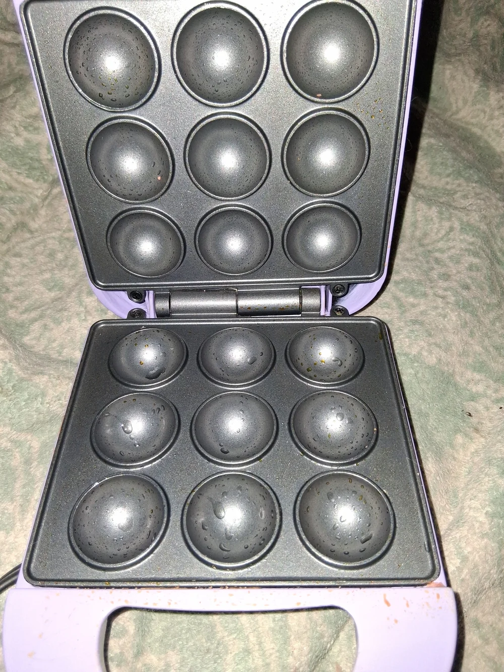 Babycakes mini compact